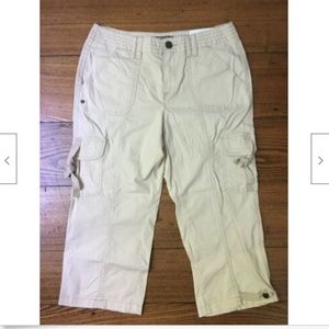 NWT Natural Reflections Capri Cargo Pants Size 6
